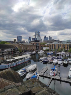 Amazing location 1 BD flat on St Katharine's Docks